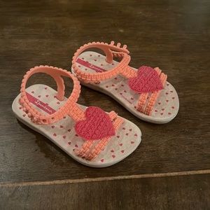 Toddler sandals size 5 (same brand as Mini Melissa)